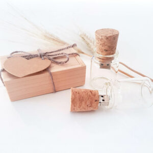 USB stick in glaasje