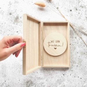 Wij gaan trouwen! - houten kistje met houten cirkel