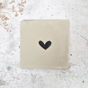 Alternative view of hartje - wit - tegel met gravering