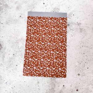 Alternative view of Cadeauzakje - Bruin met witte bloemetjes en blaadjes (5 stuks)